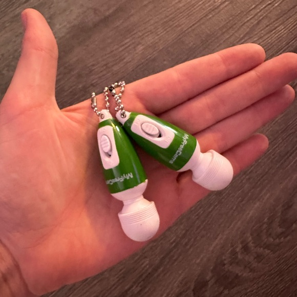 2 keychains iykyk - Picture 2 of 3